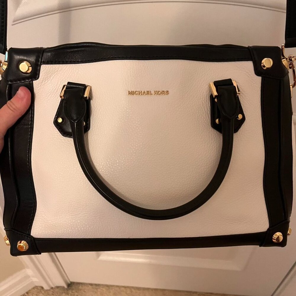 NWT Michael Kors Taryn satchel with crossbody strap NWT Black White - Picture 2 of 7